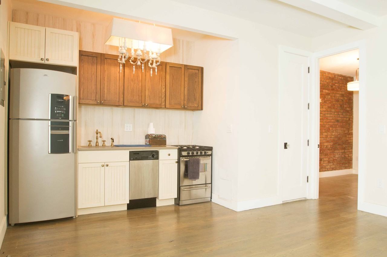 1822 George Street #2FL