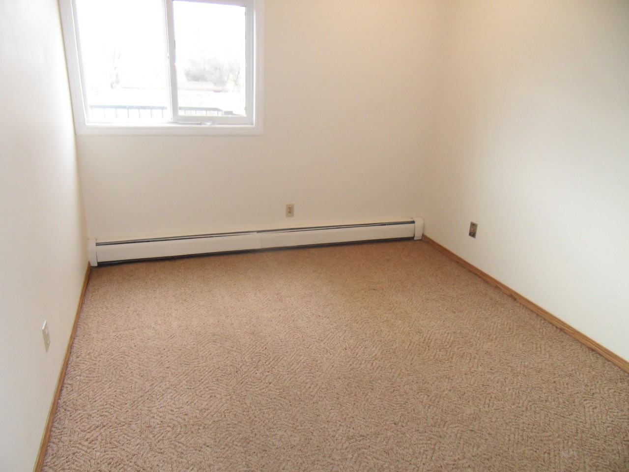 103 Greenbrook Drive East #5 - Photo 2 of 4