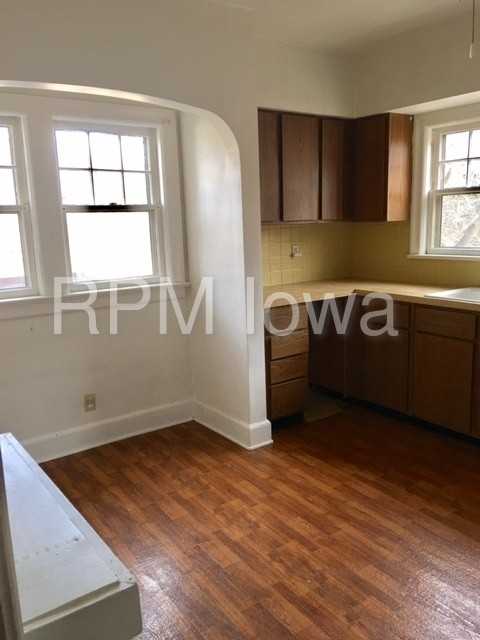 553 53rd St - Photo 2 of 13