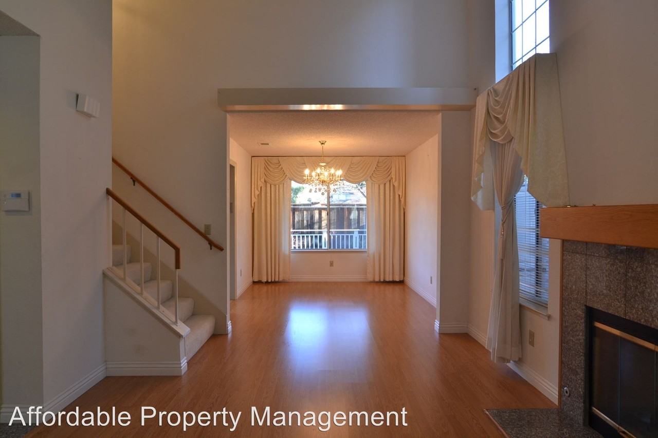 35672 Terrace Dr - Photo 3 of 10