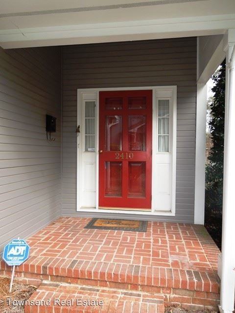2410 Fairfax Pl - Photo 2 of 19