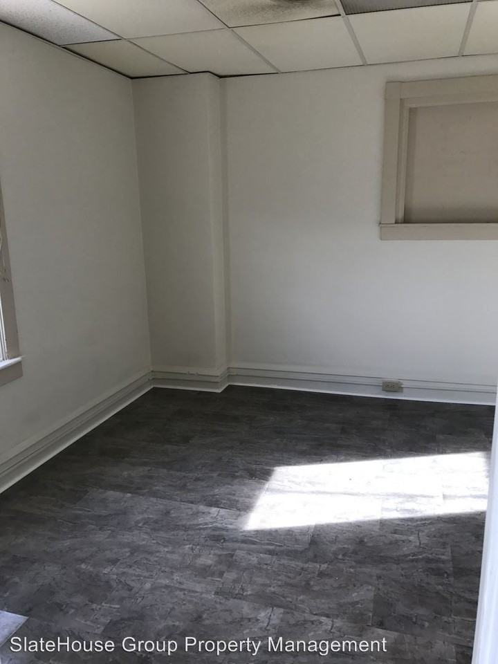 214 W Lancaster Ave - Photo 2 of 7