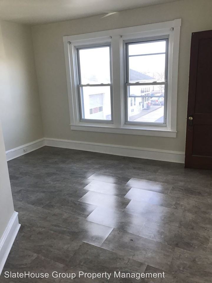 214 W Lancaster Ave - Photo 3 of 7