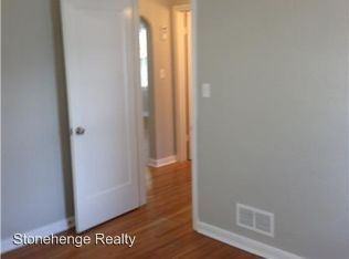 1011 Clay Ave - Photo 2 of 8