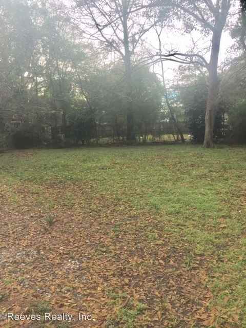 902 Cloverdale Dr - Photo 3 of 12