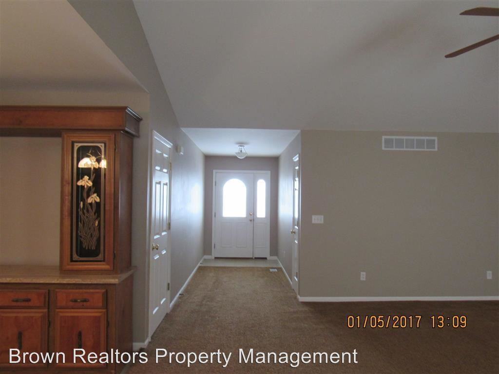 10913 Fallowfield Dr - Photo 2 of 12