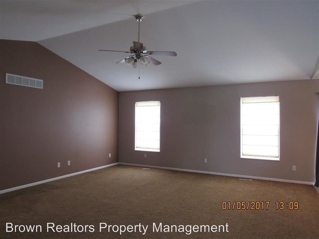 10913 Fallowfield Dr - Photo 3 of 12