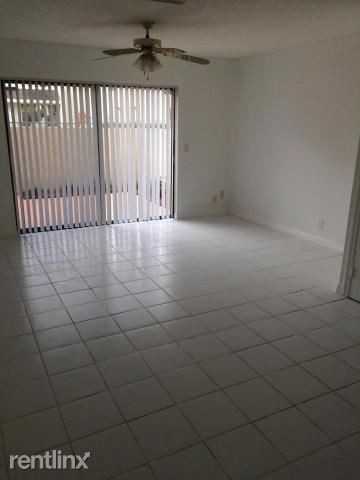 139 Sparrow Dr - Photo 2 of 9