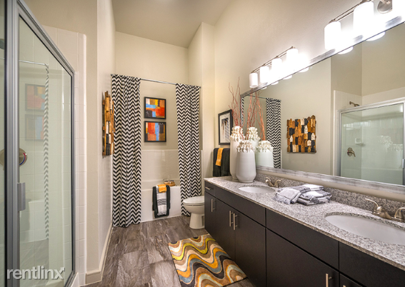 1213 W Jefferson Blvd - Photo 2 of 11