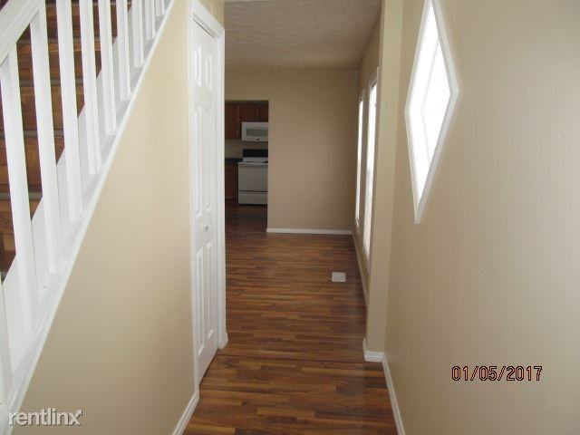 437 Milwaukee Ave NW - Photo 3 of 17