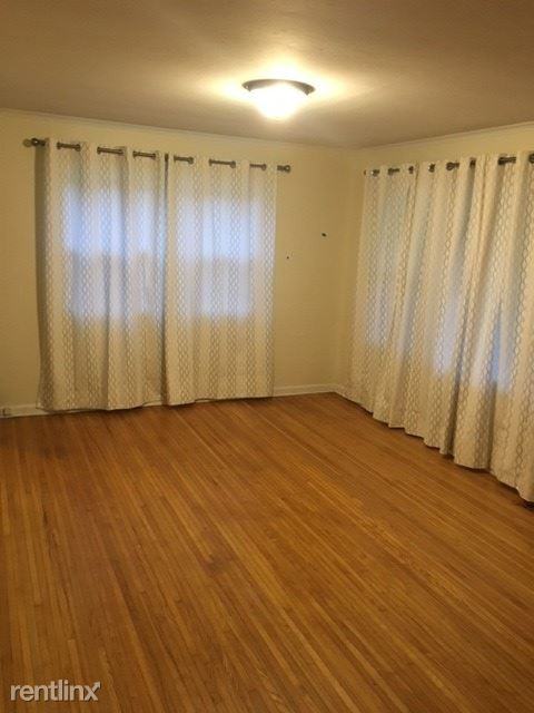 246 SE 75th Ave - Photo 2 of 6