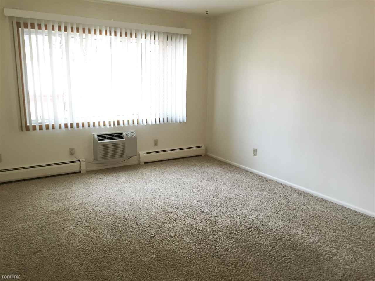 2898-2800 8th St N - Photo 2 of 6