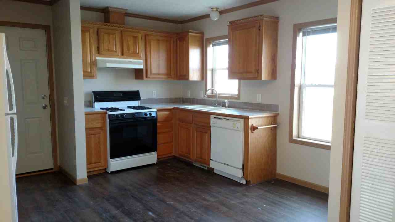 105 East Haiden Drive - Photo 3 of 8