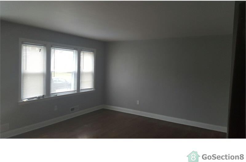 1646 Heathfield Rd - Photo 2 of 17