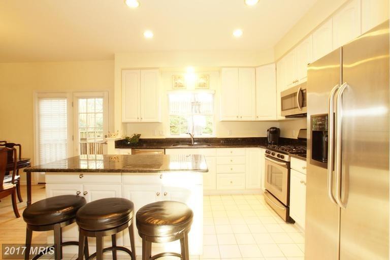 2001 N Buchanan Ct - Photo 3 of 26