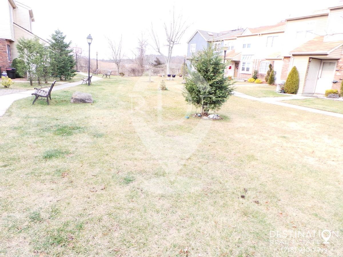 24B Franklin Ln - Photo 3 of 23