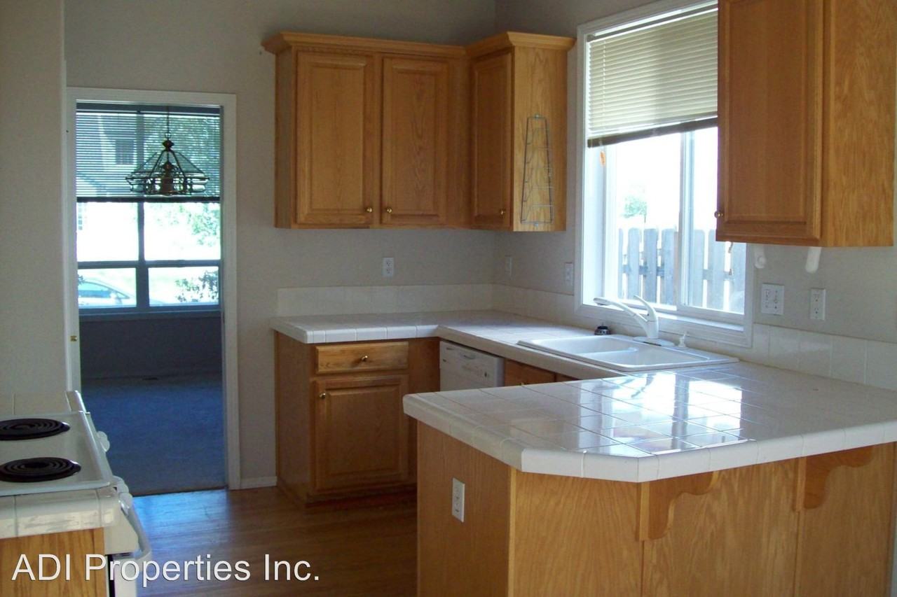 17104 NW Countryridge Dr - Photo 3 of 9