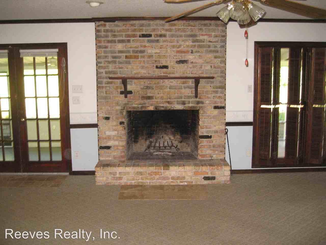 413 Thornton Pl - Photo 3 of 9