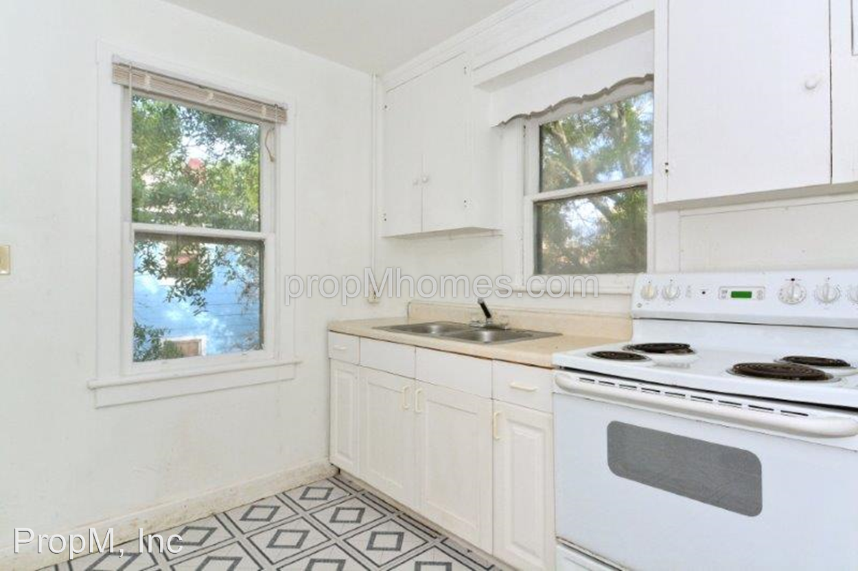 1764 Morrill St - Photo 3 of 22