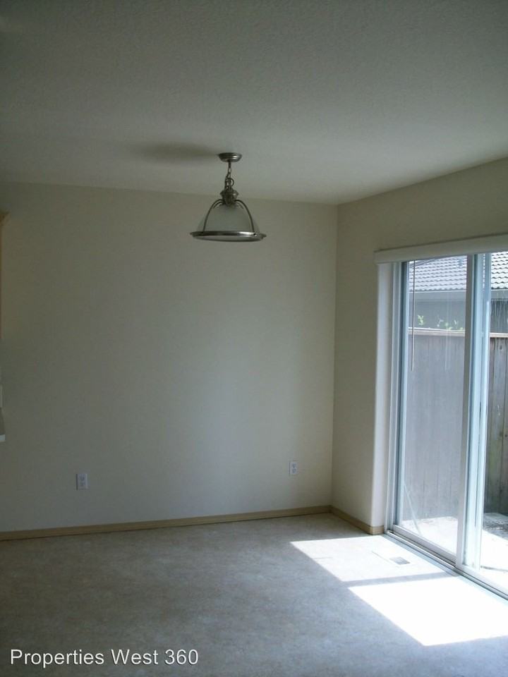 8504 NE 36th Cir - Photo 3 of 6