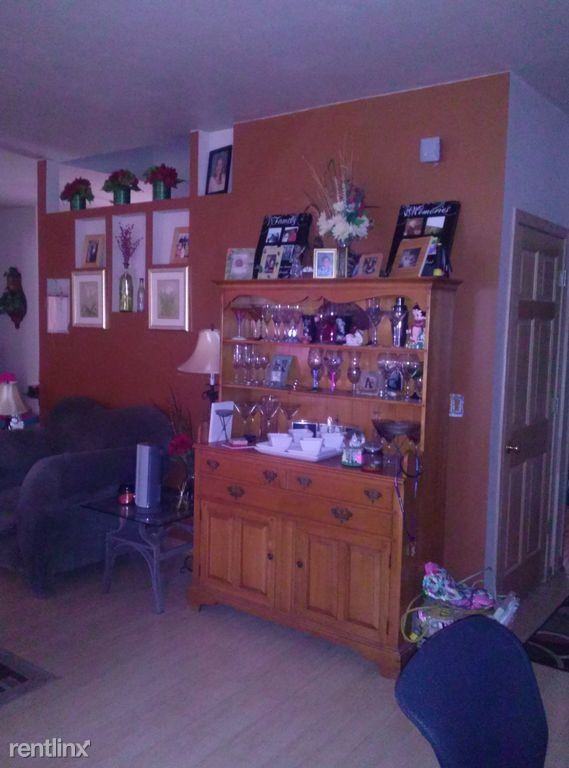 1227 Noel Ct - Photo 2 of 10