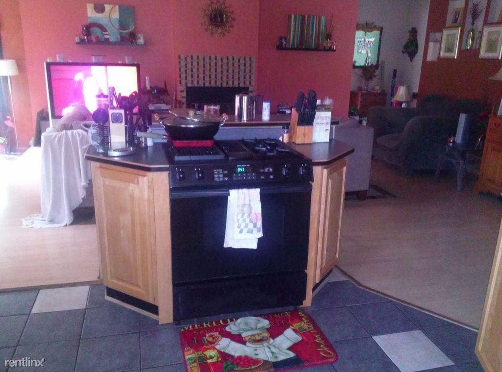 1227 Noel Ct - Photo 3 of 10