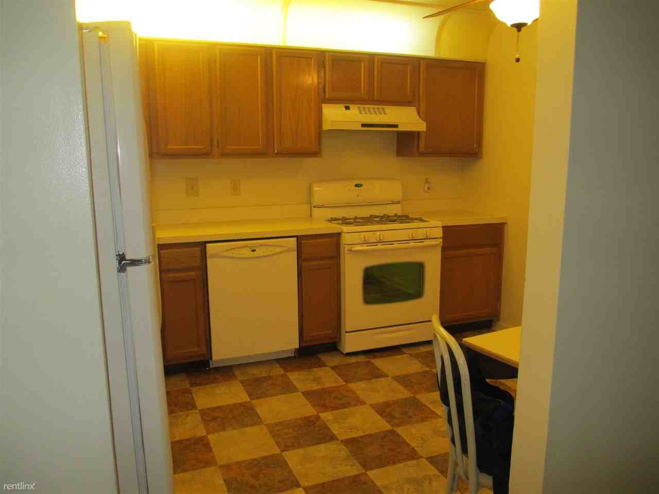 34-2 Seton Hall Dr - Photo 2 of 10