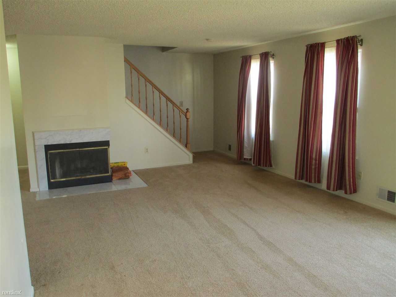 34-2 Seton Hall Dr - Photo 3 of 10