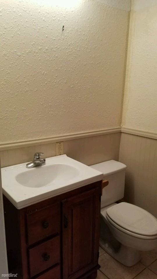 595 Greeves Ave - Photo 3 of 9