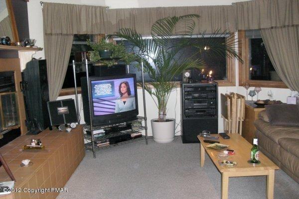 20-120 Hollow Rd - Photo 3 of 6