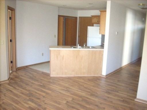 1138 S Clifton Ave - Photo 2 of 5