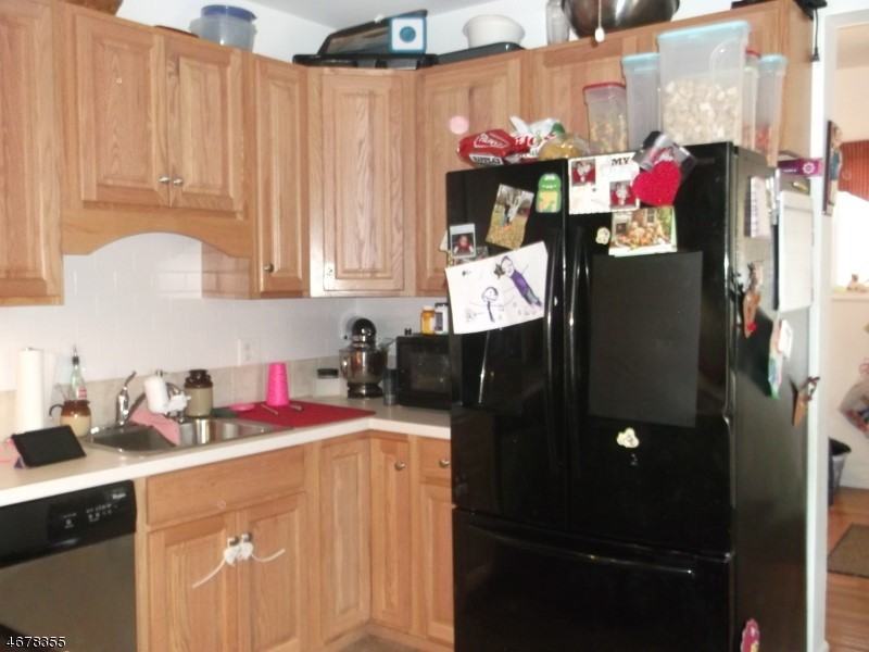 2-30 Fichter St - Photo 3 of 13