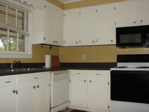 2730 Lakewood Dr - Photo 2 of 7