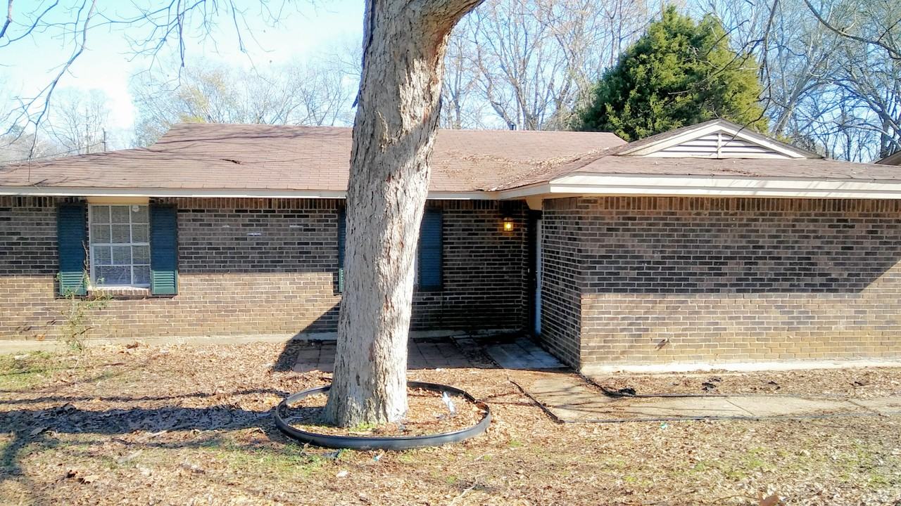 522 Glade Park Dr - Photo 2 of 11