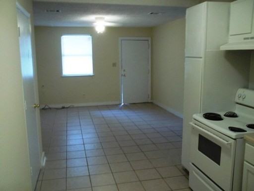 2601 W Belmont St - Photo 3 of 8