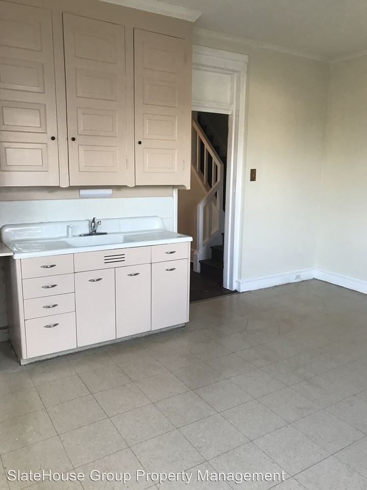 110 S Wyomissing Ave - Photo 3 of 8