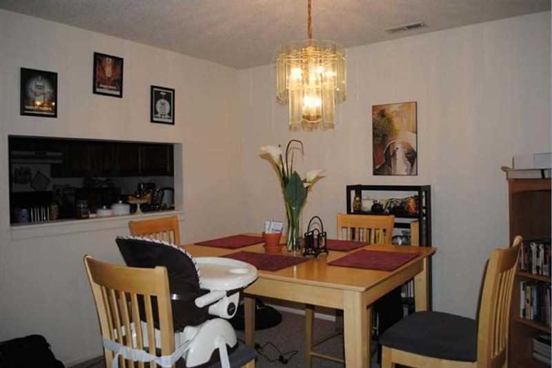Brittany Commons - Photo 2 of 8