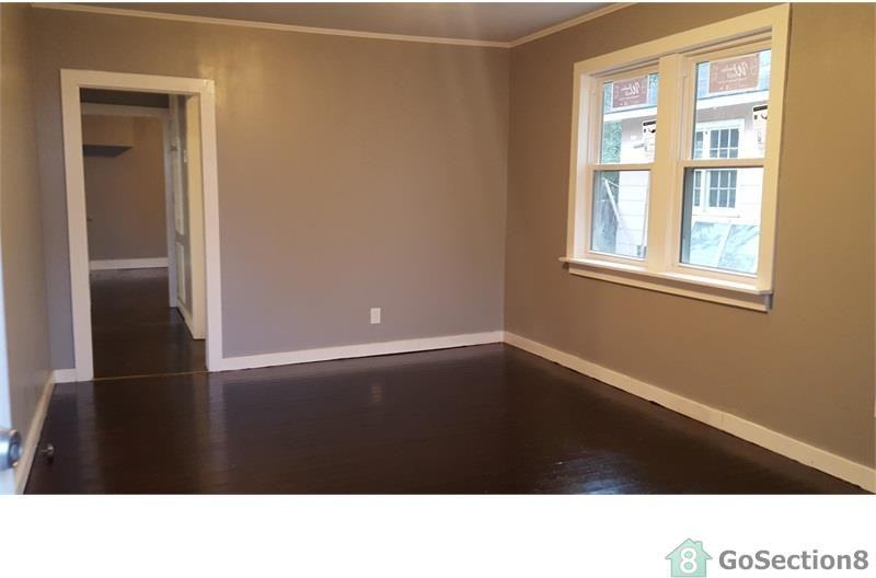 2415 Columbus Ave - Photo 3 of 4