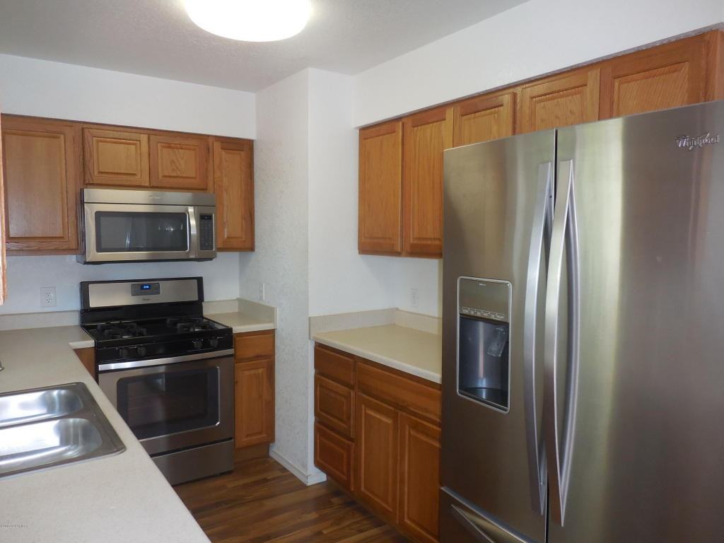 1707 Shamrock Cir - Photo 2 of 16