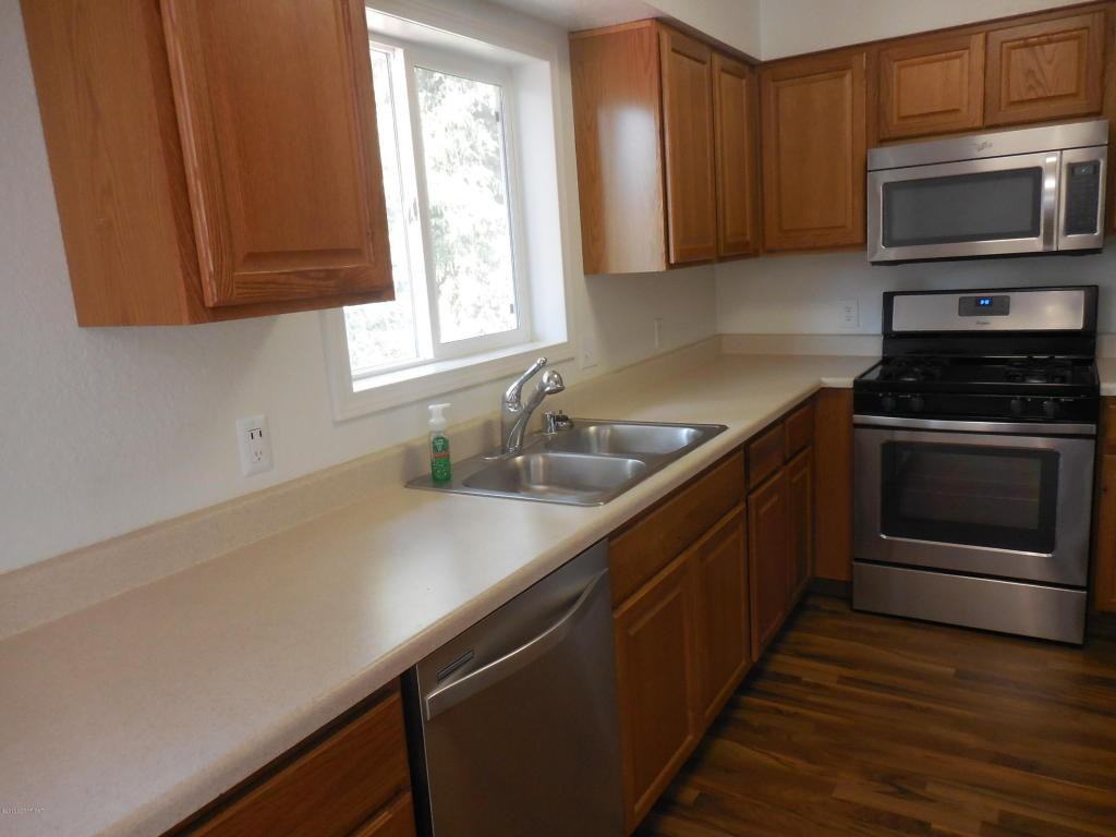 1707 Shamrock Cir - Photo 3 of 16