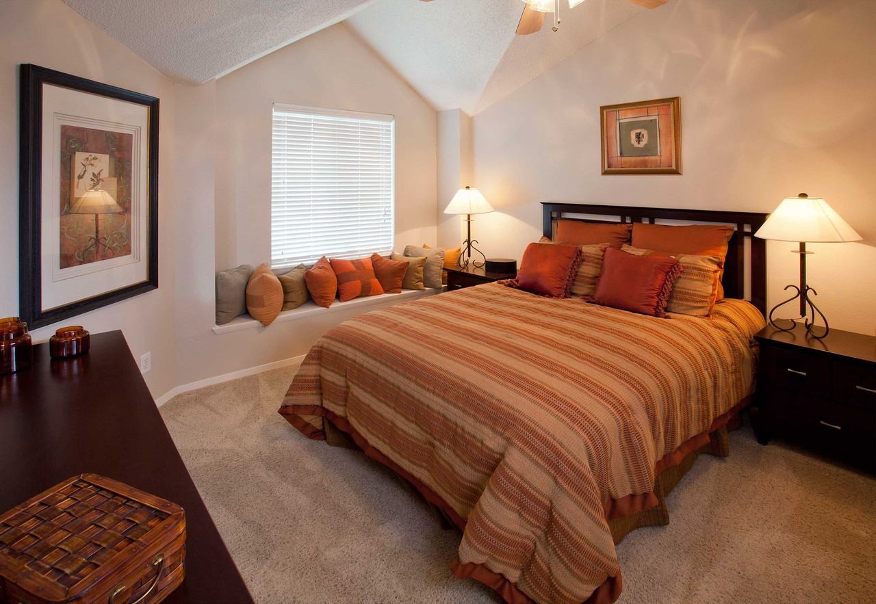 9085 E Mississippi Ave - Photo 2 of 6