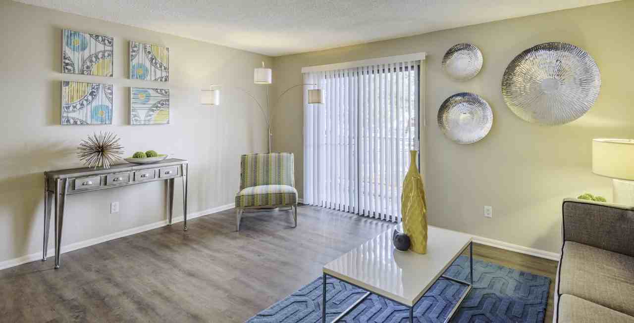 932 S Helena Way - Photo 3 of 10