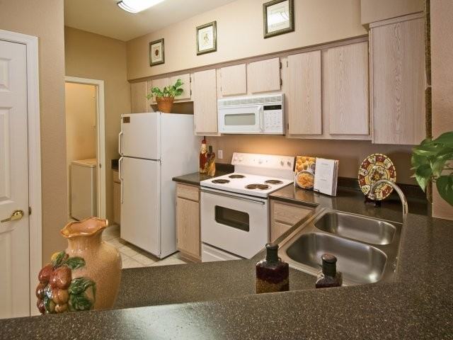 17440 N Tatum Blvd - Photo 2 of 9