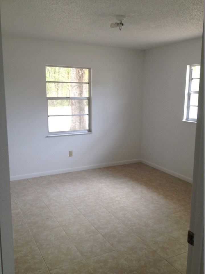 3338 NE 58th Ave - Photo 3 of 5