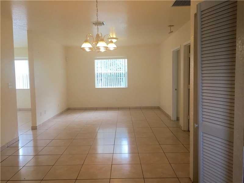 113 NW 28th Terrace - Photo 3 of 8