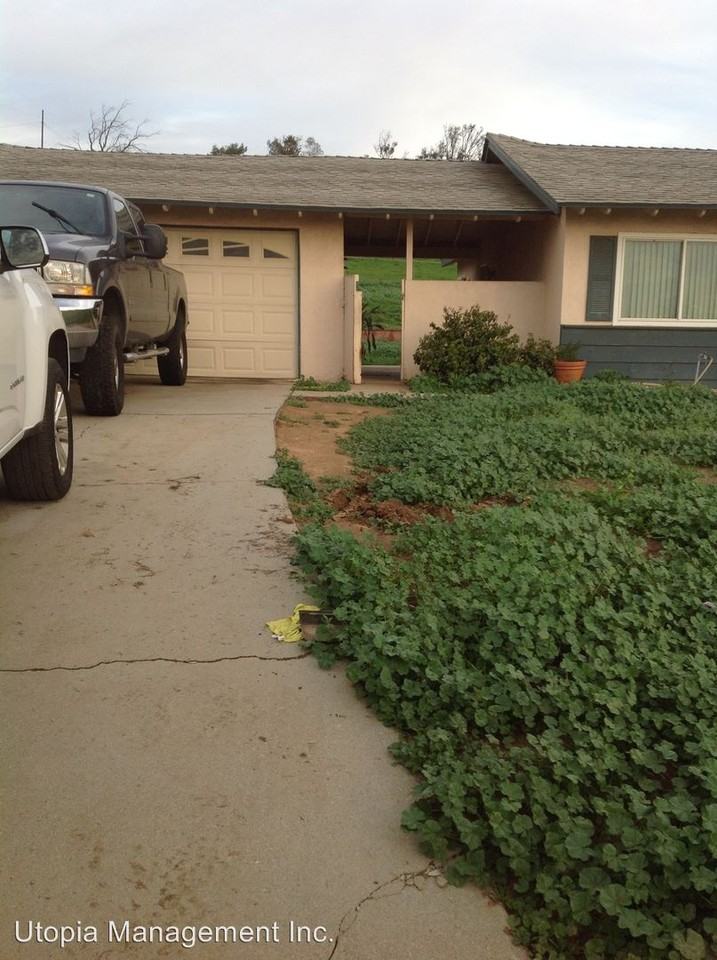 5680 Ash St - Photo 2 of 15