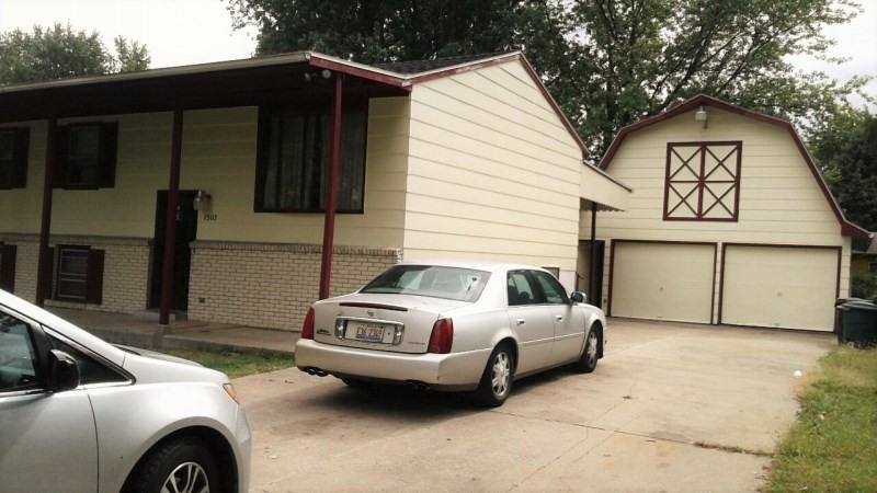 1507 Kings Way - Photo 2 of 21