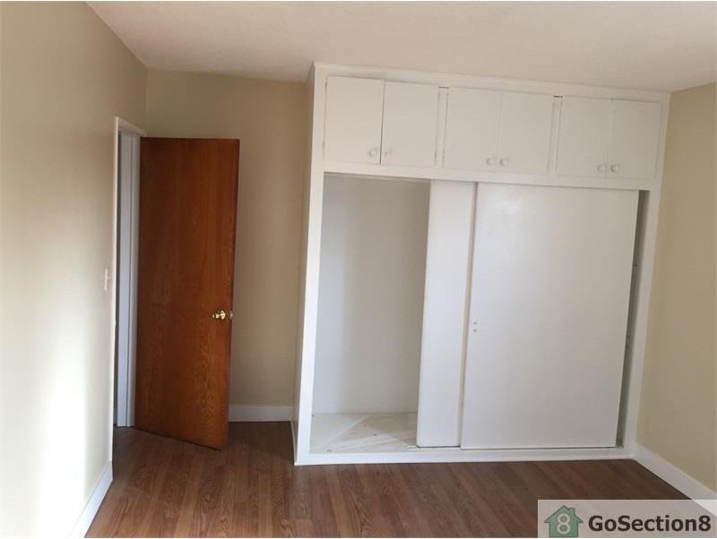 810 E 87th St - Photo 2 of 6