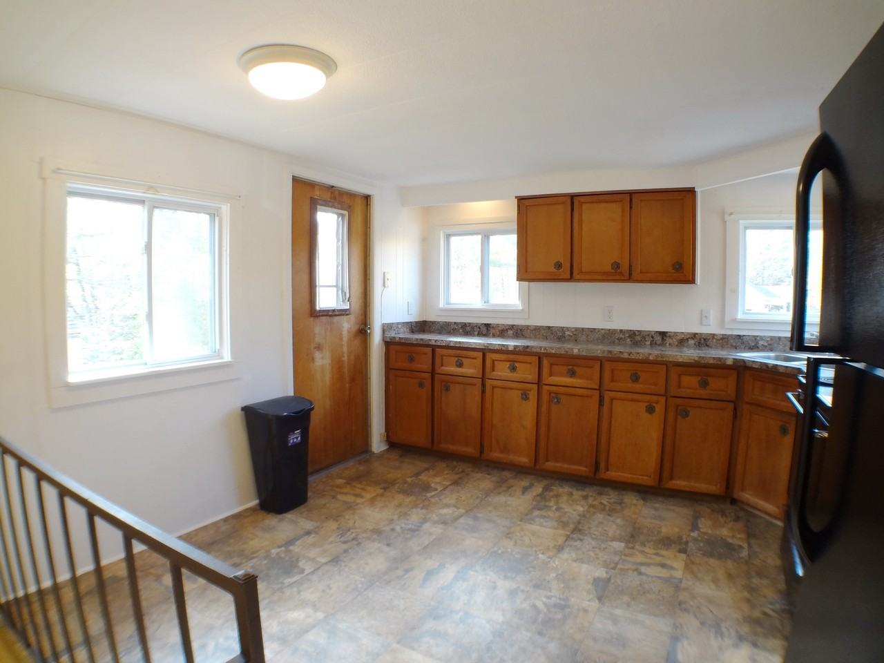 845 Profile Rd - Photo 3 of 24