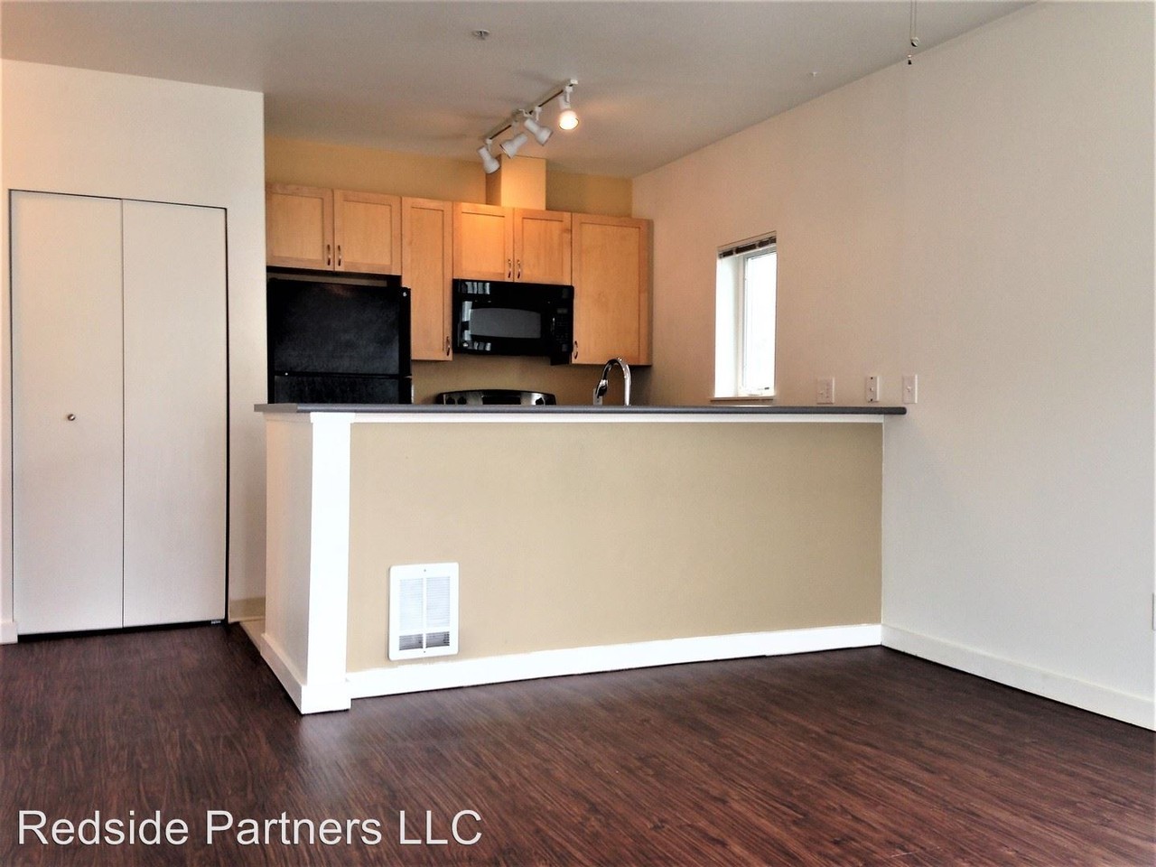 525 1st Ave West - Photo 2 of 10